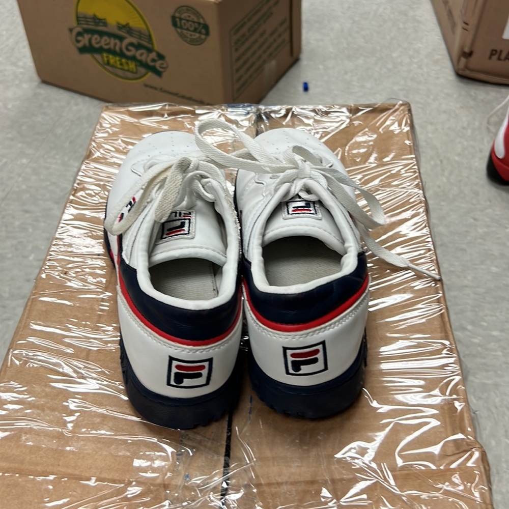 FILS - Picture 2 of 4